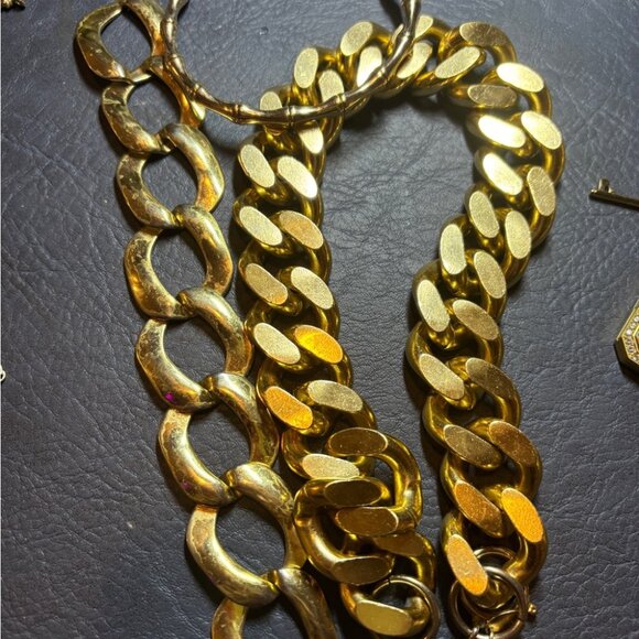 Gold Tone Jewelry Bundle Lot of 18 Chunky Pieces Vintage and Modern Some Signed - Picture 4 of 9